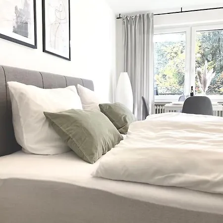 Top-Apartment Mit Parkplatz Und Balkon Reutlingen Esterno foto