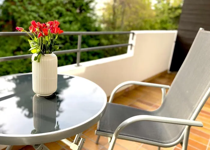 Top-Apartment Mit Parkplatz Und Balkon