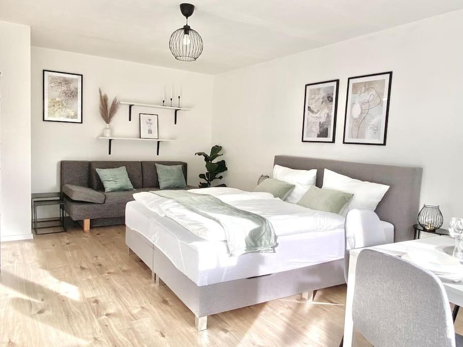 Top-apartment Mit Parkplatz Und Balkon Apartment Reutlingen